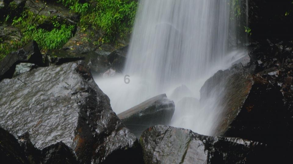 逃离海岛村